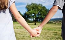 hands_2763268b